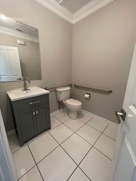225-261 Pinewood Dr, Tallahassee, FL à louer - Photo du bâtiment - Image 3 de 13