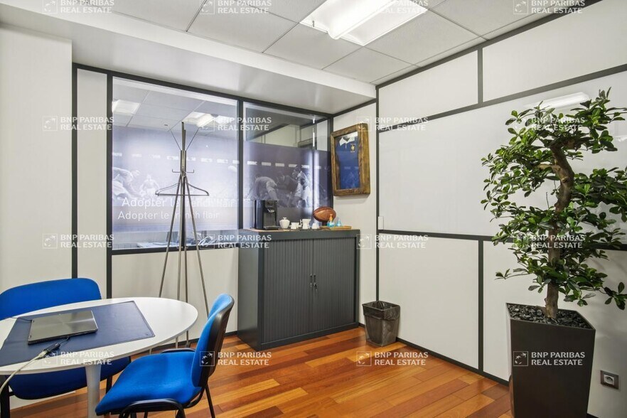 Office in Bussy-Saint-Georges for sale - Interior Photo - Image 3 of 26