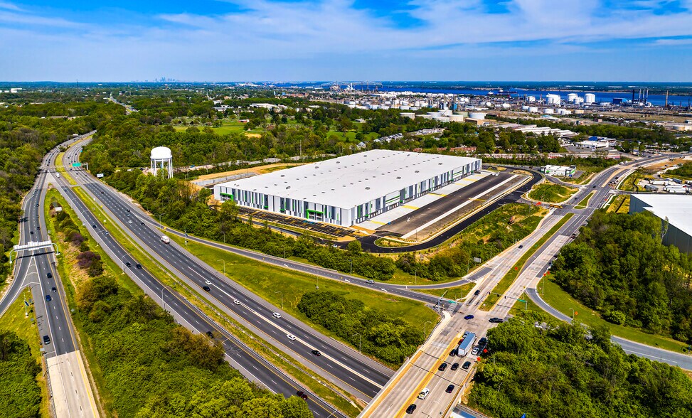 333 Naamans Rd, Claymont, DE for lease - Building Photo - Image 1 of 2