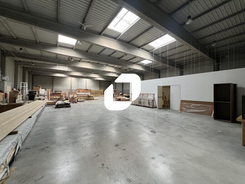 Flex in Pérenchies for lease - Interior Photo - Image 1 of 17