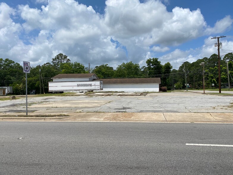 816 N Grant St, Fitzgerald, GA à vendre - Photo du bâtiment - Image 2 de 2