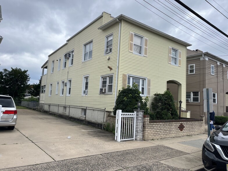 142 S Main St, Hackensack, NJ for sale - Building Photo - Image 2 of 11