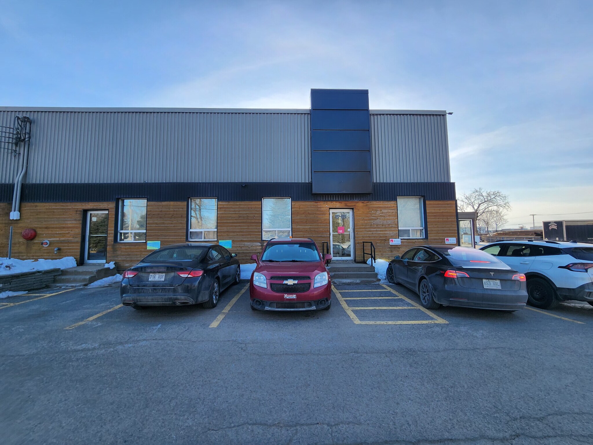 501-585 Ave du Père-Daniel Rue, Trois-Rivières, QC for lease Primary Photo- Image 1 of 24