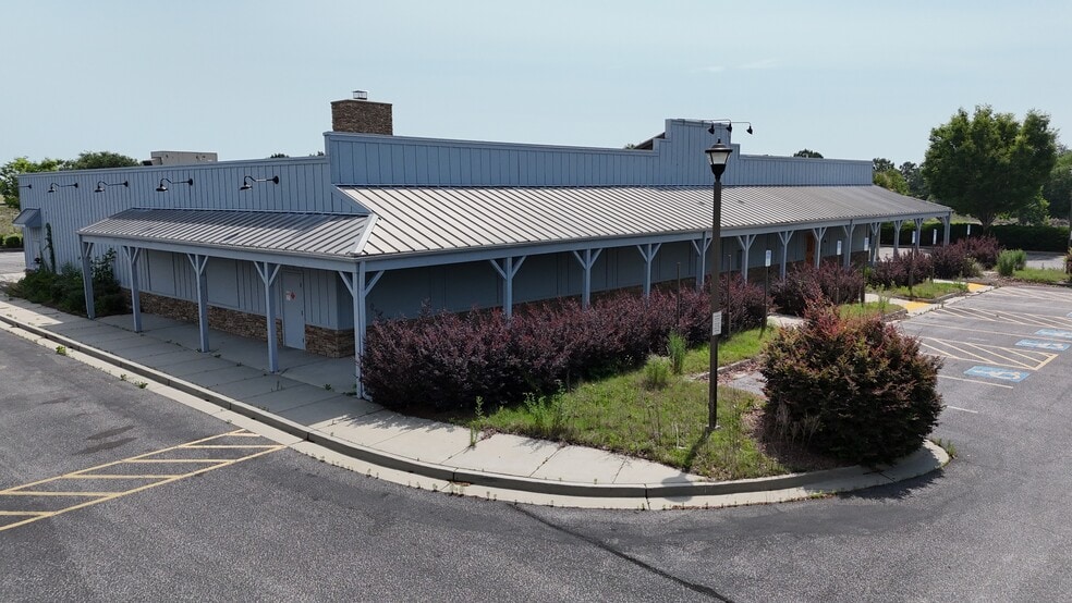 253 Forum Dr, Columbia, SC for lease - Building Photo - Image 2 of 4