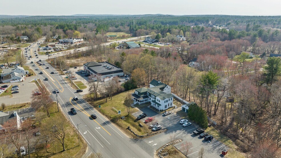 183 Mammoth Rd, Londonderry, NH à louer - Photo du bâtiment - Image 3 de 12