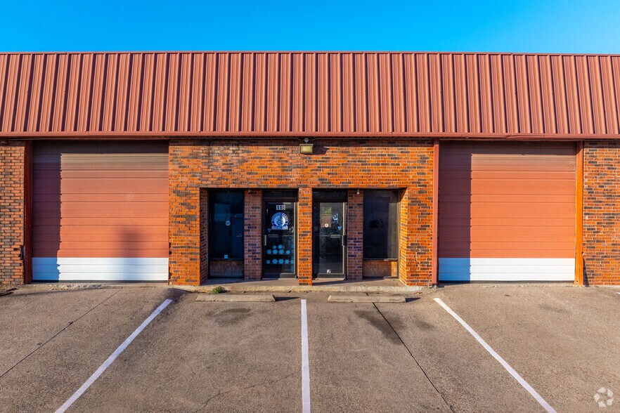 3211 S Peachtree Rd, Balch Springs, TX à louer - Photo du bâtiment - Image 2 de 5