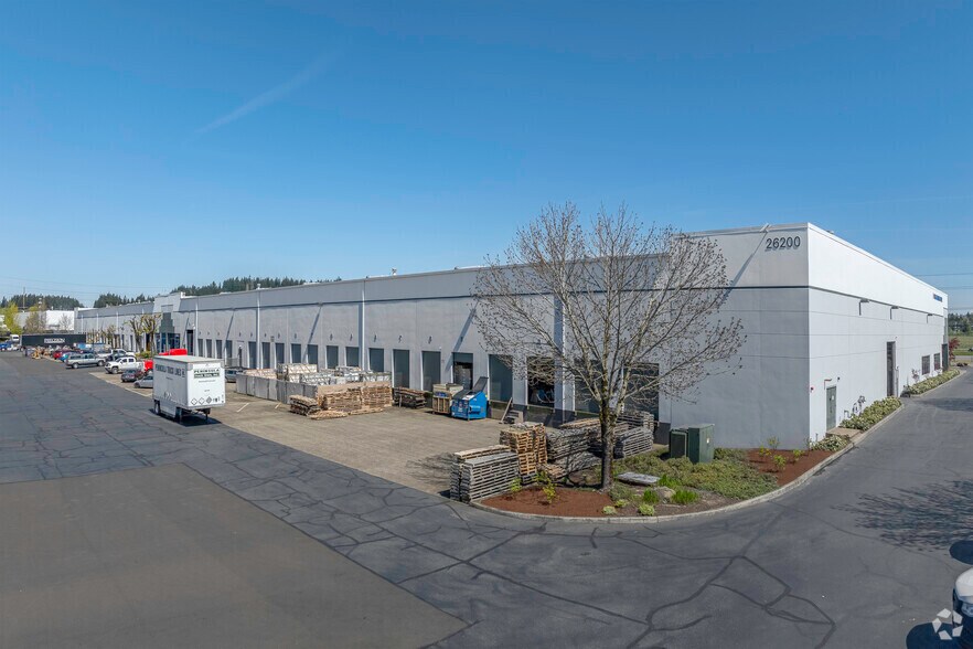 26200 SW 95th Ave, Wilsonville, OR for lease - Building Photo - Image 2 of 4