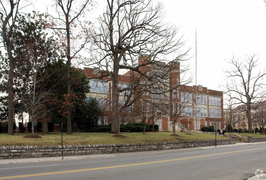 570 Campbell Ave, Roanoke, VA à louer - Photo du bâtiment - Image 2 de 37