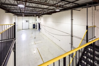 2403-2467 Rue Guénette, Saint-Laurent, QC à louer Photo intérieure- Image 2 de 3