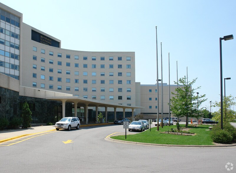 6405 France Ave S, Edina, MN for lease - Building Photo - Image 2 of 6