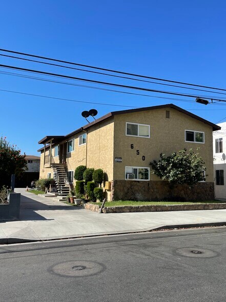 650 E 15th St, Long Beach, CA à vendre - Photo du bâtiment - Image 1 de 1