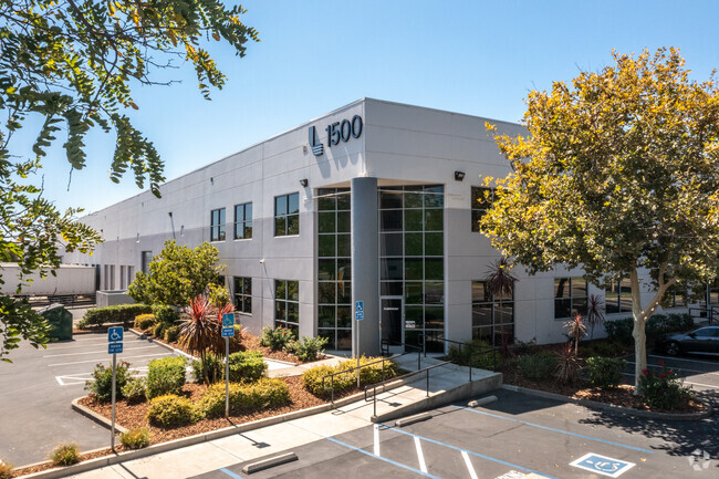 Plus de détails pour 1500 Overland Ct, West Sacramento, CA - Bureau, Industriel à louer