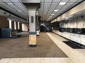 5522 6th Ave, Kenosha, WI for sale Interior Photo- Image 2 of 4