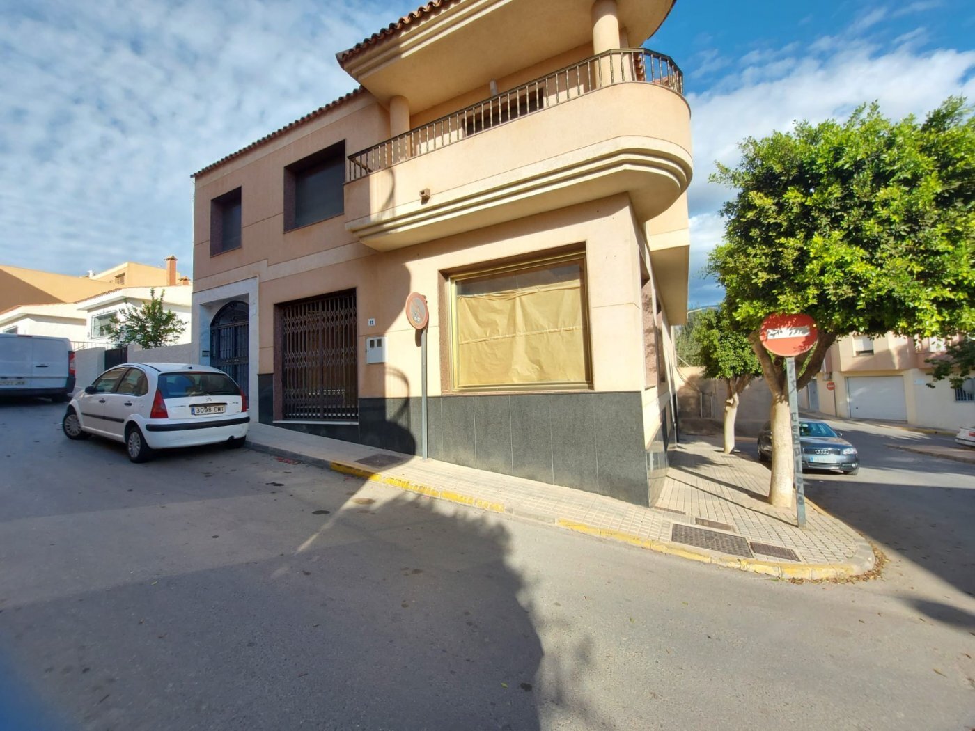 Commerce de détail dans El Ejido, Almería à louer Photo du bâtiment- Image 1 de 15
