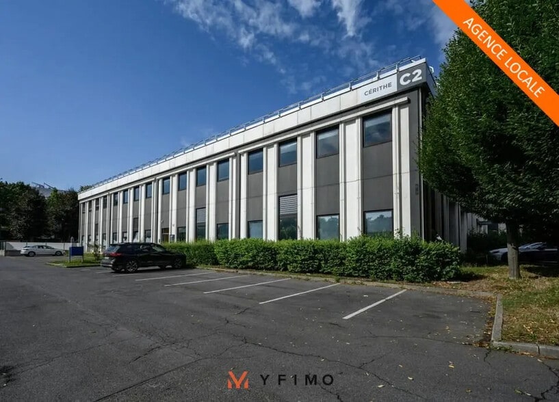 Office in Cergy for lease - Building Photo - Image 1 of 16