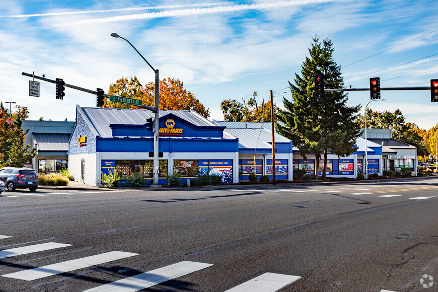 1811-1839 Molalla Ave, Oregon City, OR à louer - Photo du bâtiment - Image 2 de 6