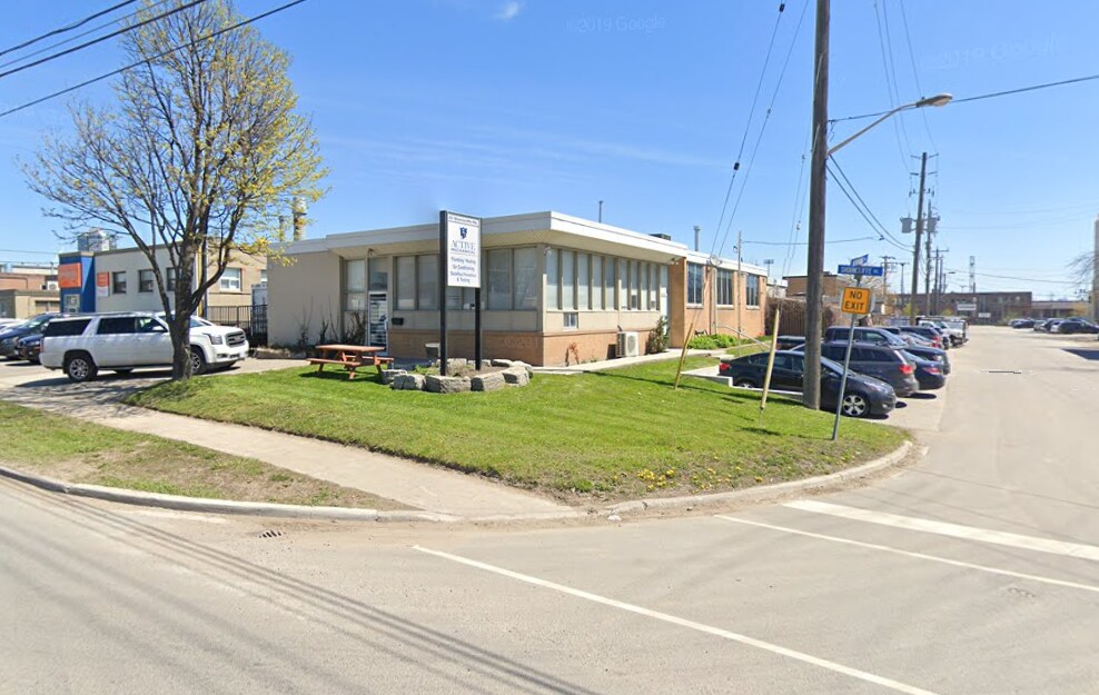 89 Shorncliffe Rd, Toronto, ON à vendre Photo du bâtiment- Image 1 de 1