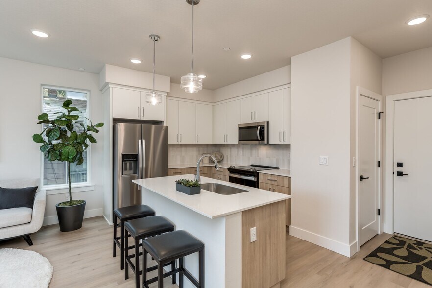 3591 N Michigan Ave, Portland, OR à vendre - Photo intérieure - Image 3 de 10