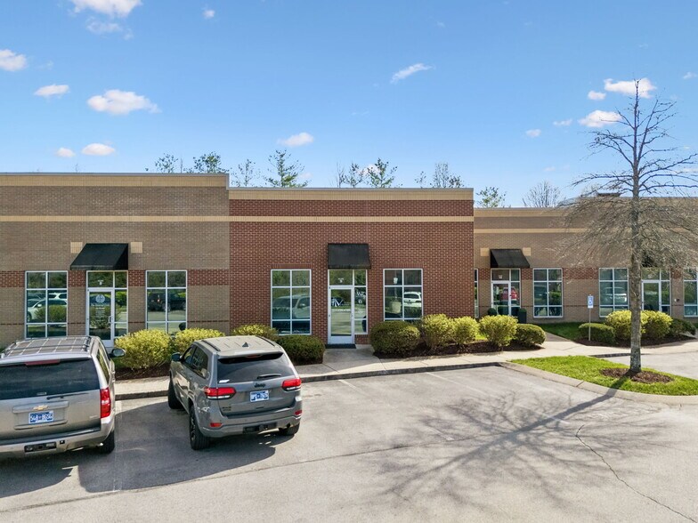 8115 Isabella Ln, Brentwood, TN à vendre - Photo du bâtiment - Image 1 de 25
