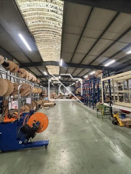 Industriel dans Trappes à louer - Photo intérieure - Image 3 de 10