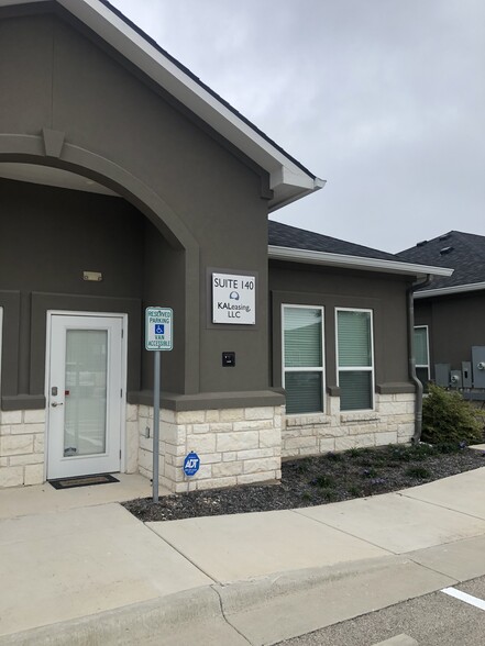 660 S Bagdad Rd, Leander, TX for lease - Building Photo - Image 1 of 22