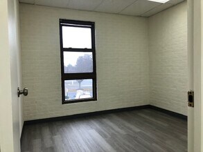 615 S Frederick Ave, Gaithersburg, MD for lease Interior Photo- Image 2 of 3