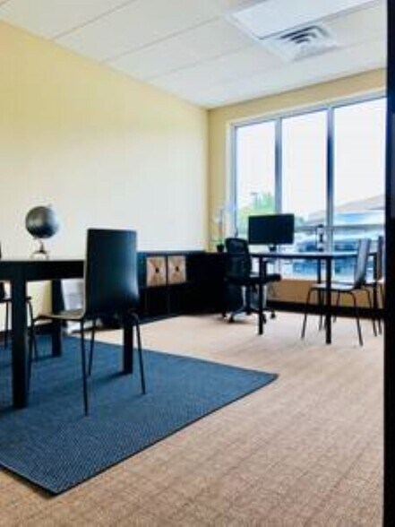 2018 John Rolfe Pky, Henrico, VA à louer - Photo du bâtiment - Image 2 de 6