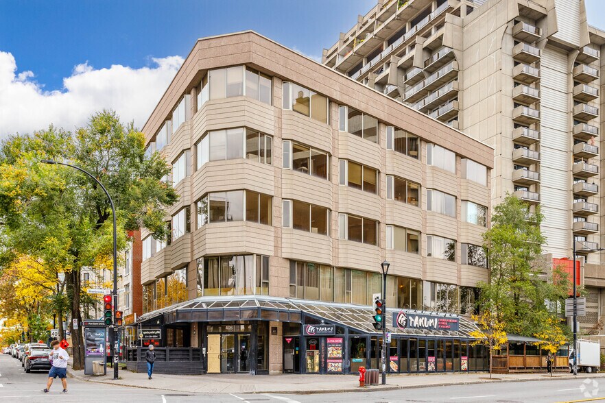 405 Rue Sherbrooke E, Montréal, QC à louer - Photo principale - Image 1 de 4