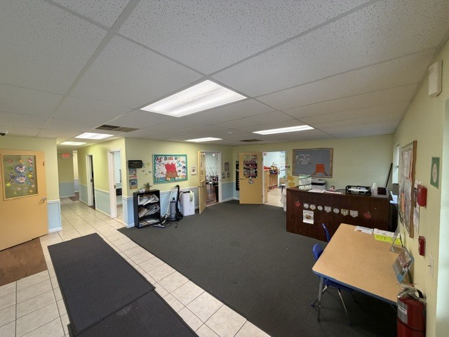 170 Township Line Rd, Hillsborough, NJ à louer Photo intérieure- Image 1 de 13