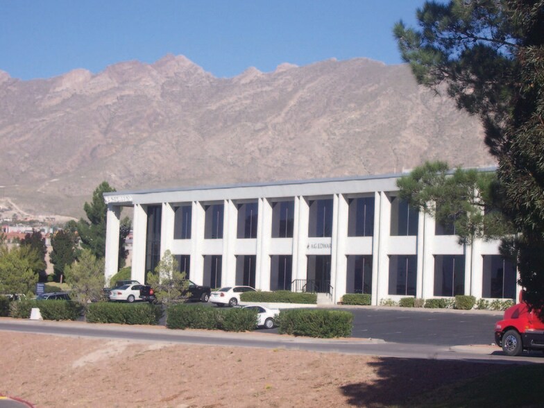 444 Executive Center Blvd, El Paso, TX à louer - Photo du bâtiment - Image 2 de 71