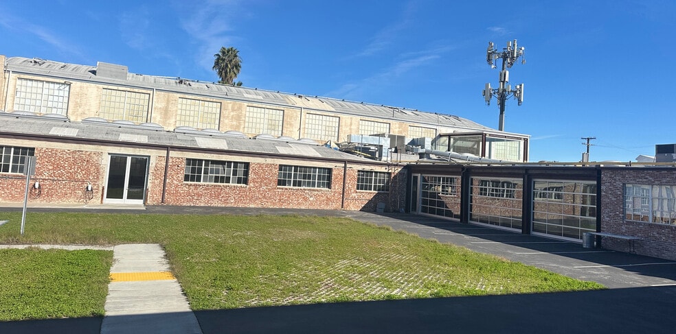 4722 Everett Ave, Vernon, CA for sale - Building Photo - Image 3 of 10