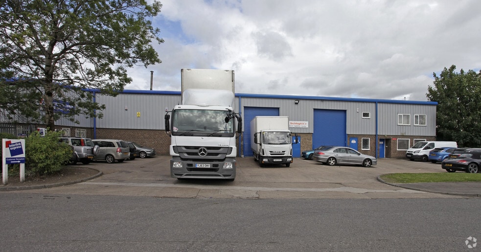 Cross Green, Leeds for lease - Building Photo - Image 2 of 3