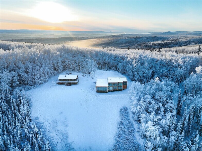 1110 John Kalinas Rd, Fairbanks, AK à vendre - Photo du bâtiment - Image 1 de 58