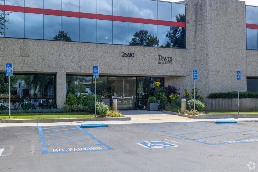 26610 Agoura Rd, Calabasas, CA for lease - Building Photo - Image 2 of 19