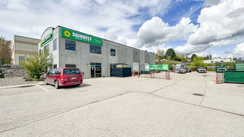 240 Neave Rd, Kelowna, BC for sale - Primary Photo - Image 1 of 1