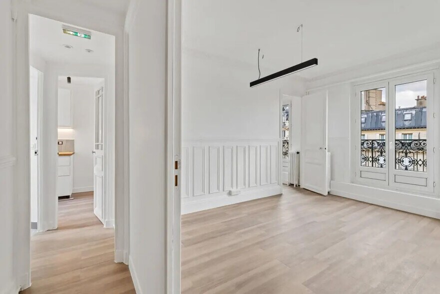 114 Boulevard De Magenta, Paris for lease - Interior Photo - Image 2 of 12
