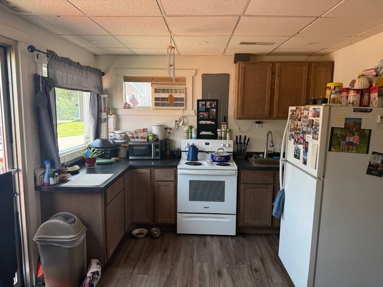 104 W Main St, Floris, IA for sale - Building Photo - Image 3 of 9