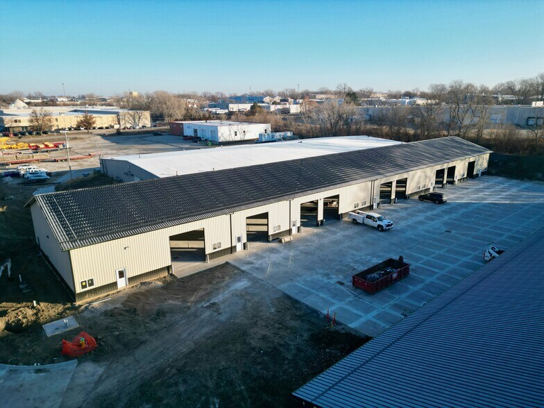 1605 51st Ave, Des Moines, IA à louer - Photo du bâtiment - Image 3 de 20