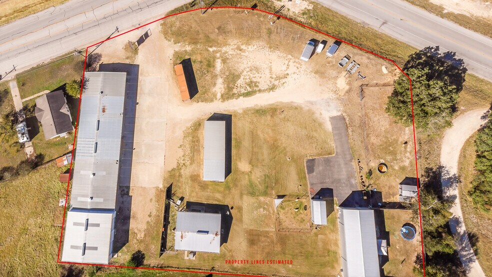 1346 N Jefferson St, La Grange, TX à vendre - Photo du bâtiment - Image 1 de 11