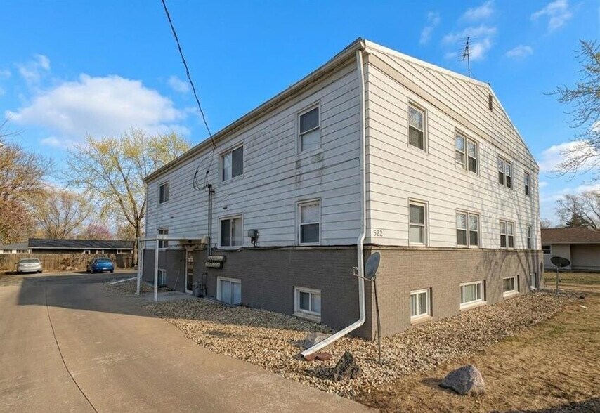 522 N Main St, Hanna City, IL à vendre - Photo du bâtiment - Image 2 de 22