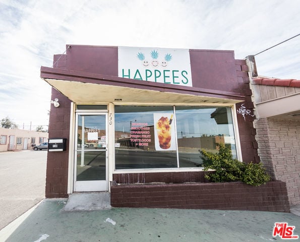 730 W Main St, Barstow, CA à vendre - Photo du bâtiment - Image 2 de 11