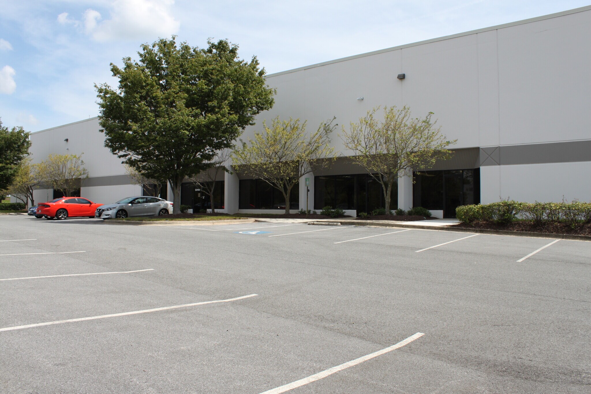 3100-3130 Hubbard Rd, Landover, MD à louer Photo du bâtiment- Image 1 de 5