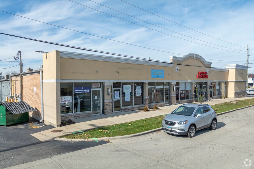 95-129 E Roosevelt Rd, Lombard, IL à louer - Photo du bâtiment - Image 2 de 6