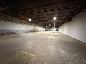 6704 Pingree Rd, Crystal Lake, IL for lease Interior Photo- Image 2 of 5