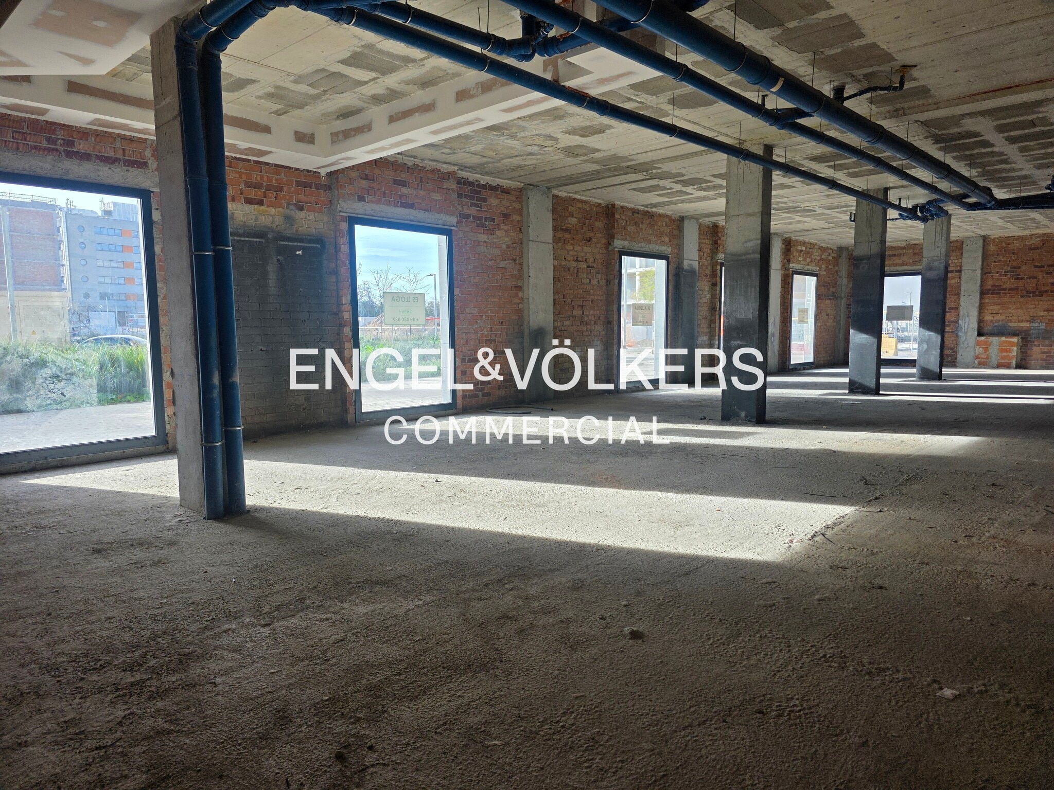 Retail in Barcelona, Barcelona for lease Interior Photo- Image 1 of 6