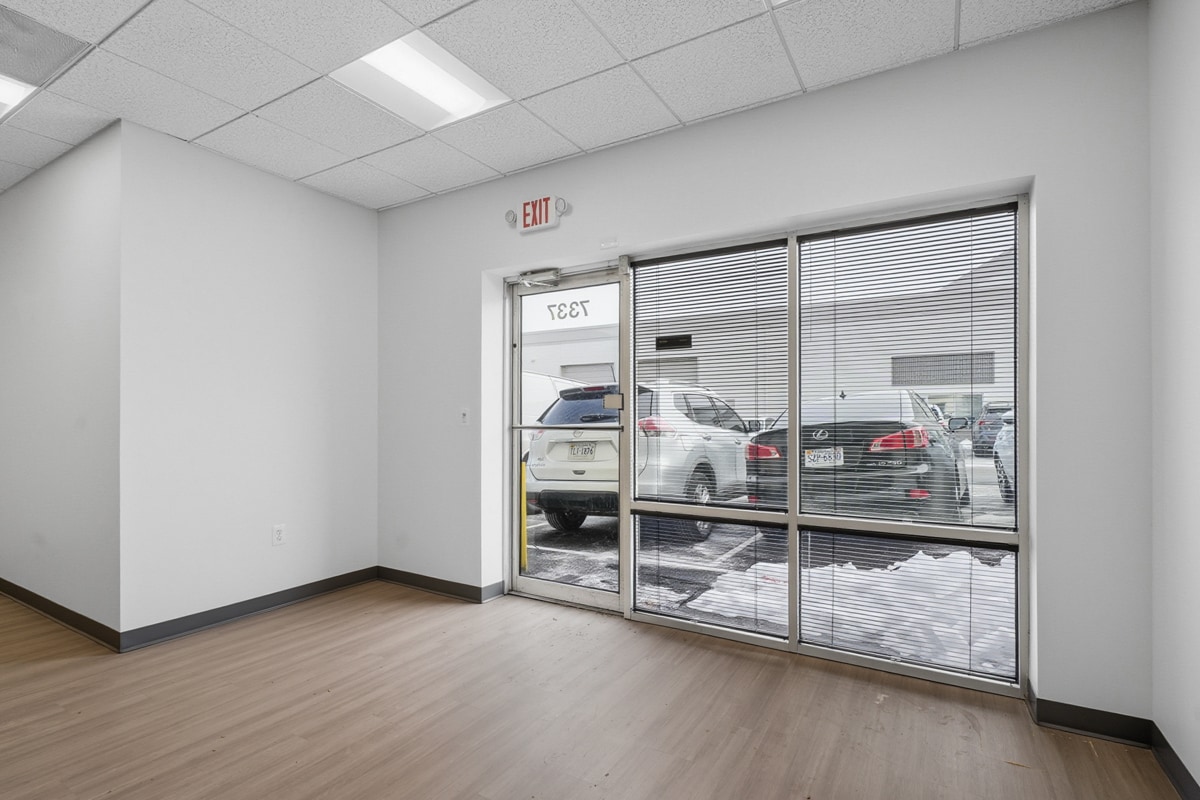 7401-7403 Lockport Pl, Lorton, VA à louer Photo intérieure- Image 1 de 24