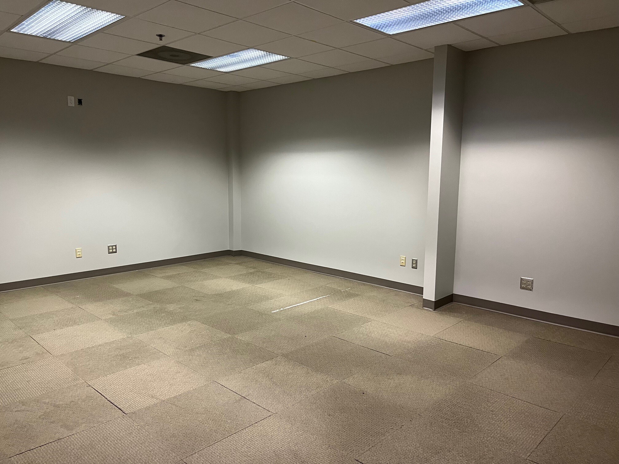 340 Victory Ln, Lincoln, NE for lease Building Photo- Image 1 of 2