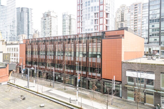 Plus de détails pour 978 Granville St, Vancouver, BC - Bureau à louer