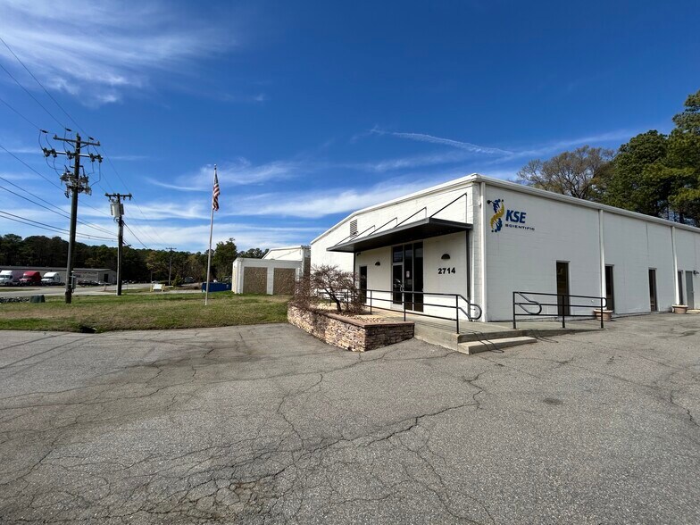 2714 S Miami Blvd, Durham, NC à vendre - Photo du bâtiment - Image 3 de 10