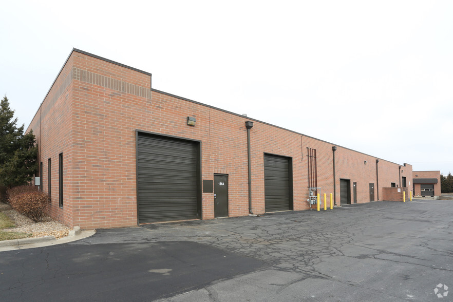 1540-1564 E Spruce St, Olathe, KS for lease - Building Photo - Image 2 of 2